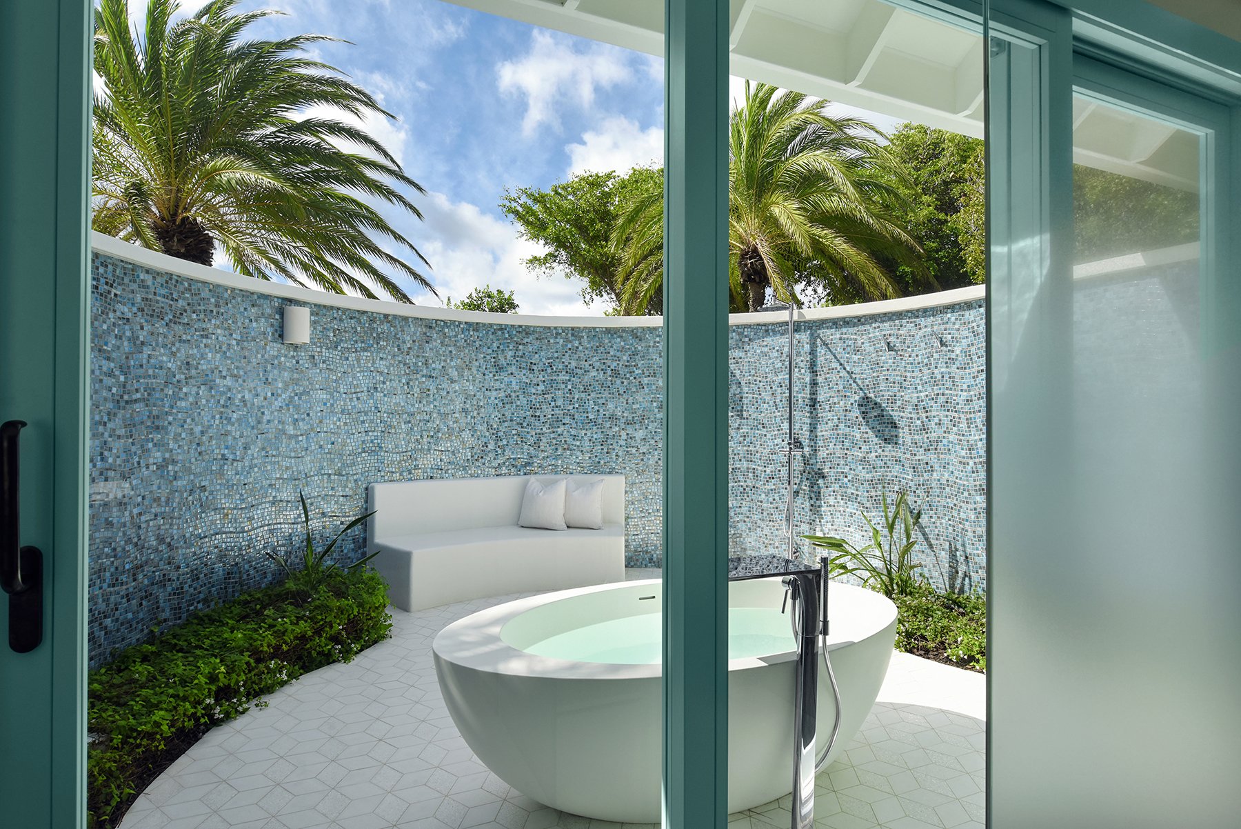 KHaydenIDCJumbyEvangelineMasterBath2OutdoorBathShower KHaydenIDCJumbyEvangelineMasterBath2OutdoorBathShower