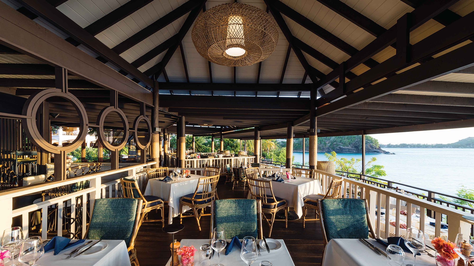 Studio-IDC---The-Cliff-at-Cap---Restaurant