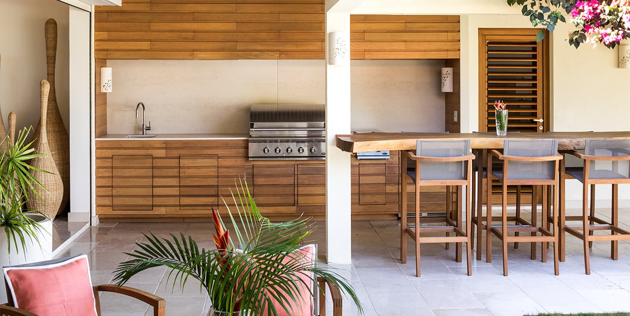 Summer Kitchen with teak wood and floating table